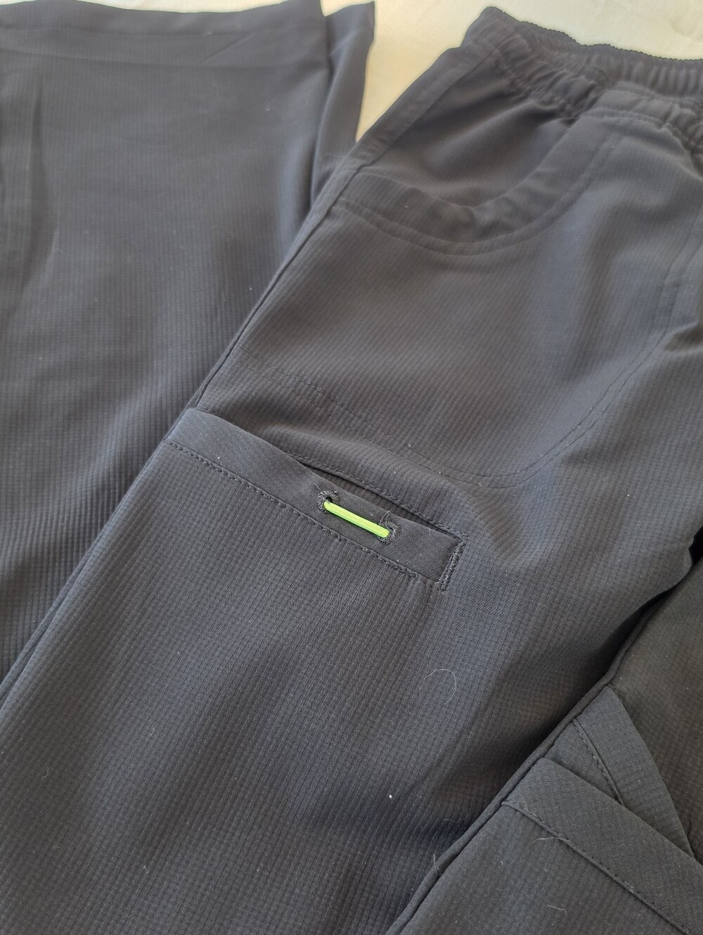 MED COUTURE AIR Scrub Set in Black with Lime Accents SMALL - Picture 6 of 10